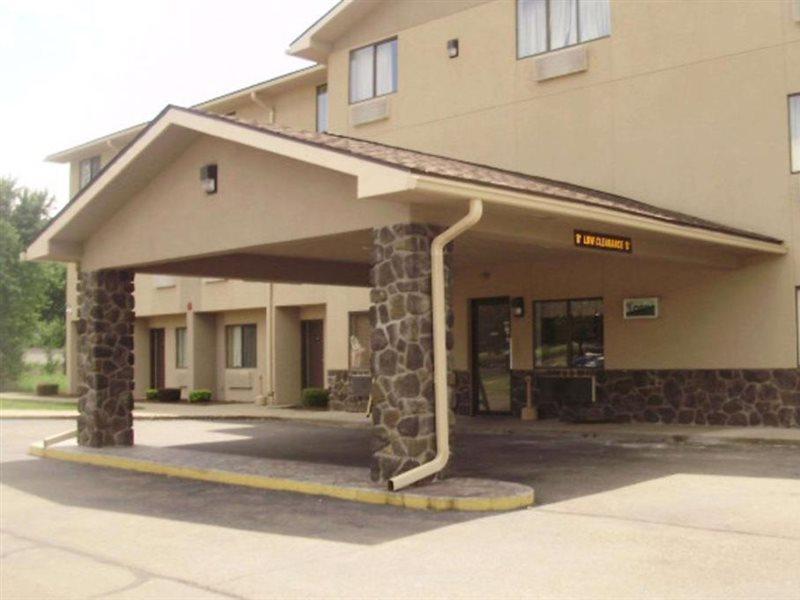 Quality Inn & Suites Warren Exterior photo