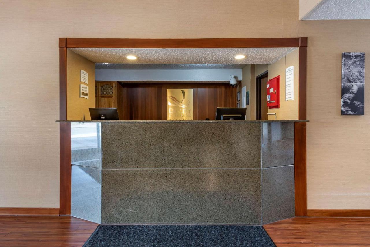 Quality Inn & Suites Warren Exterior photo