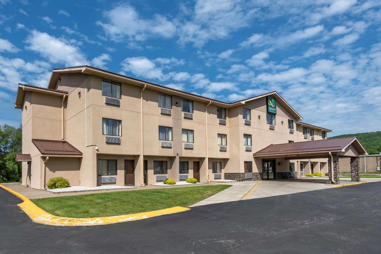 Quality Inn & Suites Warren Exterior photo
